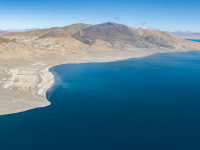 美丽中国丨西藏：鸟瞰蔚蓝佩枯错
