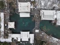 山东济南迎来今年首场降雪
