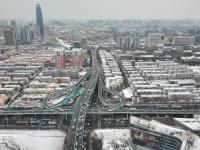 山东济南迎来今年首场降雪
