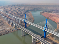 黑山峡黄河特大桥建成通车