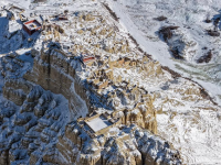 西藏札达：雪后古格王国遗址美如画
