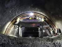 天陇铁路马街隧道顺利贯通
