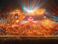 铁花飞溅迎新春
