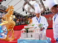 刀下生花 点食成“景”
