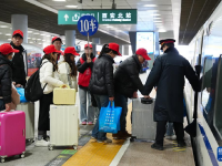 西安：春风护航返岗路
