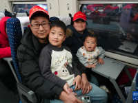 西安：春风护航返岗路
