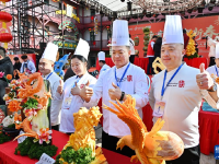 刀下生花 点食成“景”
