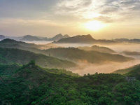 长城晨景
